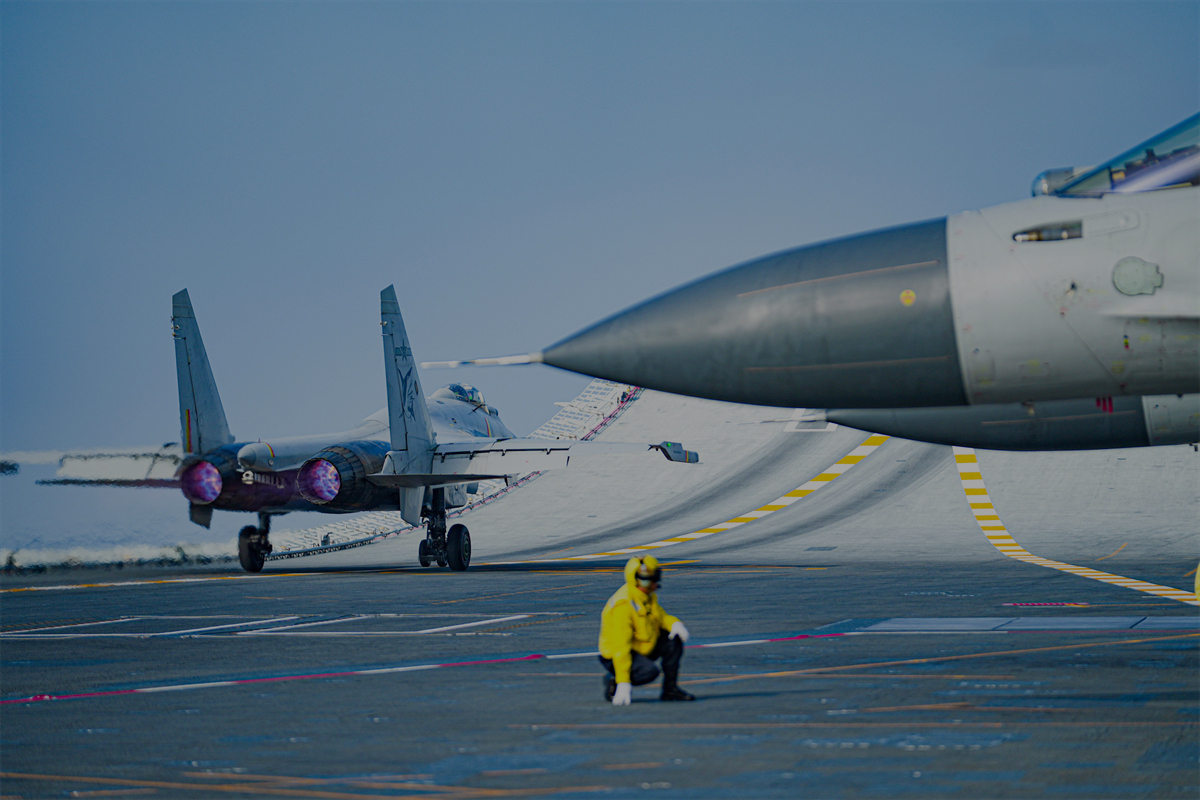 宇恒科技制式油漆涂料服务商-铸就战鹰钢铁皮肤 铸就战鹰钢铁皮肤